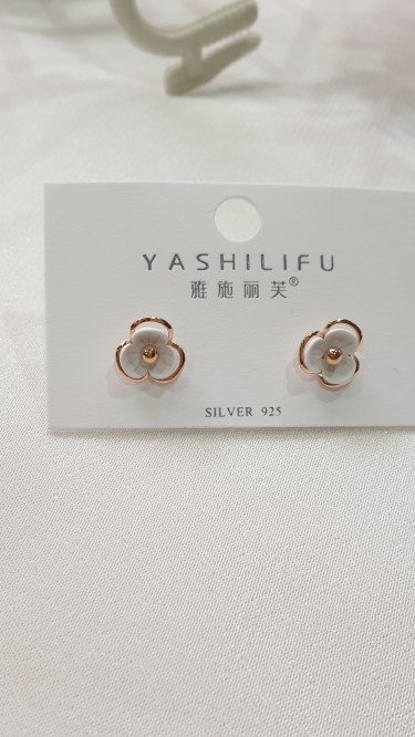 Ay Gümüş Kadın 3 Yapraklı Yonca Sedefli Küpe 925 Ayar Gümüş