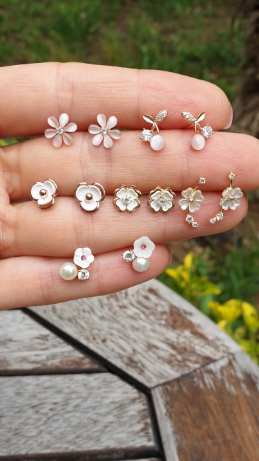 Ay Gümüş Kadın 3 Yapraklı Yonca Sedefli Küpe 925 Ayar Gümüş Ay Gümüş Kadın 3 Yapraklı Yonca Sedefli Küpe 925 Ayar Gümüş