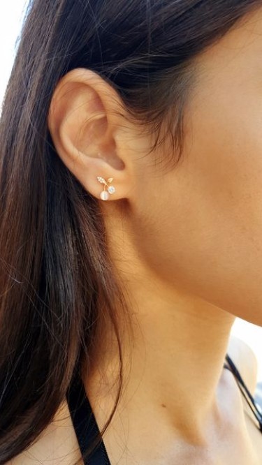 Ay Gümüş Kadın Kiraz Modeli Zirkon Yapraklı Zirkon Taşlı Sedefli Küpe 925 Ayar Gümüş