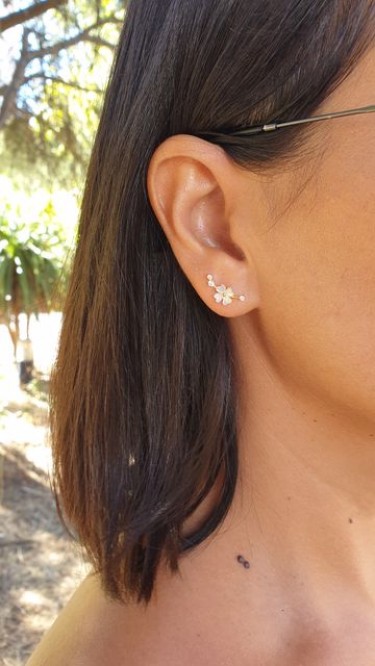 Ay Gümüş Kadın Yonca Modeli Zirkon Taşlı Sedefli Küpe 925 Ayar Gümüş