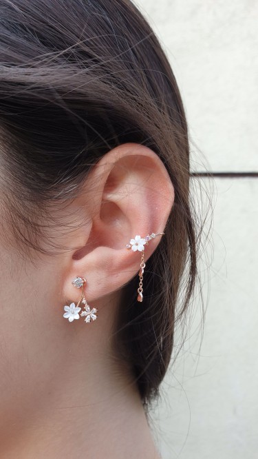 Ay Gümüş Kadın  Zirkon Sedefli Manolya Çiçeği Küpe 925 Ayar Gümüş