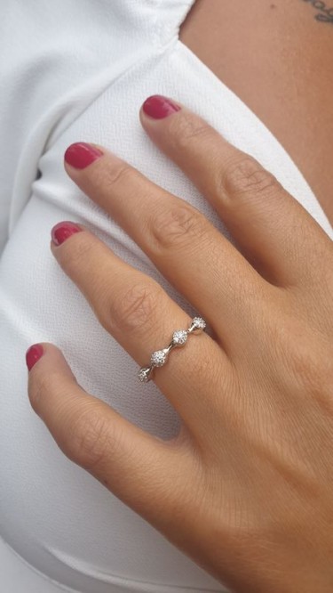 Ay Gümüş Top Top Zirkonyum Yüzük 925 Ayar Gümüş Ay Gümüş Top Top Zirkonyum Yüzük 925 Ayar Gümüş