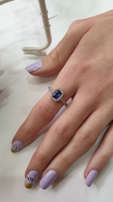 Ay Gümüş Kadın Pırlanta Montürlü Safir Baget Taşlı Yüzük 925 Ayar Gümüş Ay Gümüş Kadın Pırlanta Montürlü Safir Baget Taşlı Yüzük 925 Ayar Gümüş