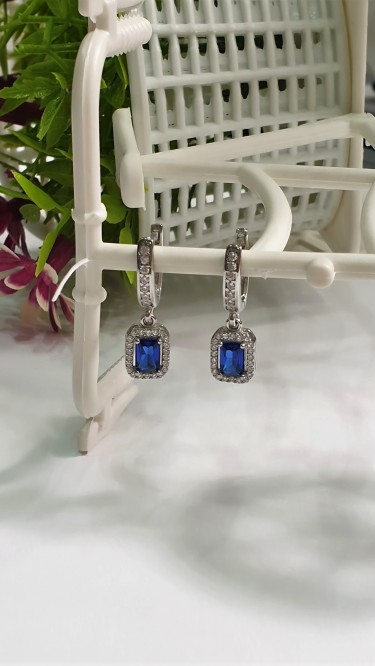 Ay Gümüş Kadın Safir Taşlı Zirkon Baget Küpe 925 Ayar Gümüş Ay Gümüş Kadın Safir Taşlı Zirkon Baget Küpe 925 Ayar Gümüş