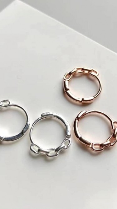 Ay Gümüş Kadın Zincir Modeli Çıtır İnce Halka Küpe 925 Ayar Gümüş Ay Gümüş Kadın Zincir Modeli Çıtır İnce Halka Küpe 925 Ayar Gümüş