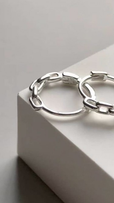 Ay Gümüş Kadın Zincir Modeli Çıtır İnce Halka Küpe 925 Ayar Gümüş