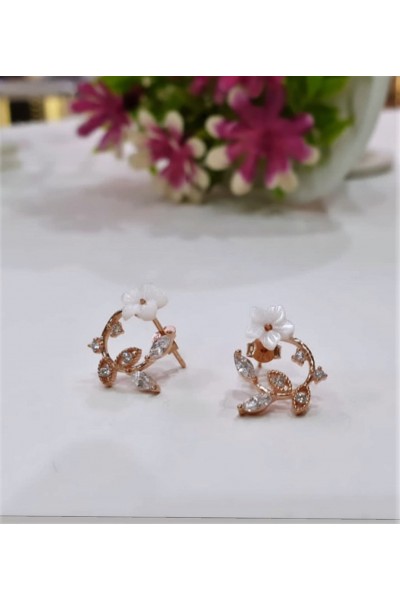 Ay Gümüş Kadın Baget Taşlı Yaprak Modeli Manolya Çiçeği Küpe 925 Yar Gümüş 