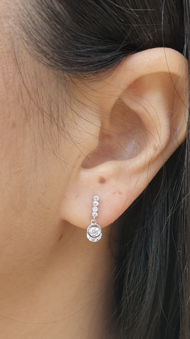 Ay Gümüş Kadın Zirkon İthal 925 Ayar Küpe Ay Gümüş Kadın Zirkon İthal 925 Ayar Küpe