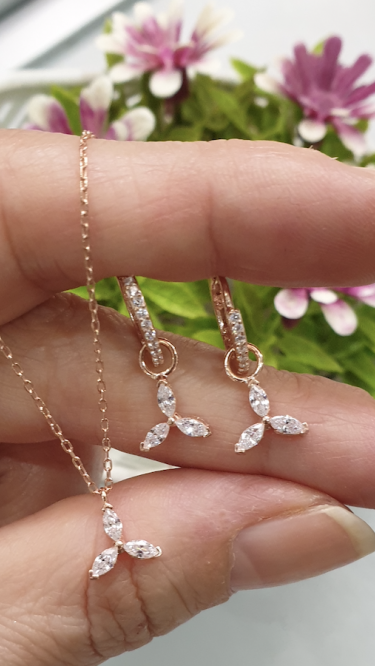 Ay Gümüş Kadın İthal Markis 925 Ayar Halka Küpe Kolye Set Ay Gümüş Kadın İthal Markis 925 Ayar Halka Küpe Kolye Set