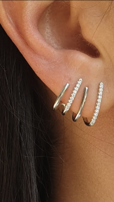 Ay Gümüş Kadın Tek Çoklu Zirkon Taşlı 925 Ayar Gümüş Küpe Ay Gümüş Kadın Tek Çoklu Zirkon Taşlı 925 Ayar Gümüş Küpe