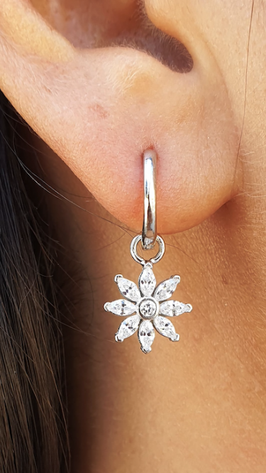 Ay Gümüş Kadın Markis Taşlı Halka Markis Çiçek 925 Ayar Gümüş Küpe Ay Gümüş Kadın Markis Taşlı Halka Markis Çiçek 925 Ayar Gümüş Küpe