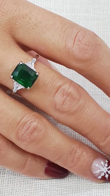 Ay Gümüş Kadın Zümrüt Renkli Taş Baget 925 Ayar Gümüş Yüzük Ay Gümüş Kadın Zümrüt Renkli Taş Baget 925 Ayar Gümüş Yüzük