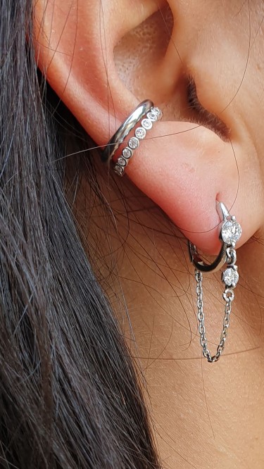 Ay Gümüş Kadın Zincirli Halka Sallantılı Küpe Ay Gümüş Kadın Zincirli Halka Sallantılı Küpe